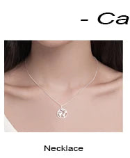 2025 Nueva joyería de película, collar de La Bella y La Bestia para mujer, collares con colgante de princesa Príncipe, accesorios para amantes, regalos