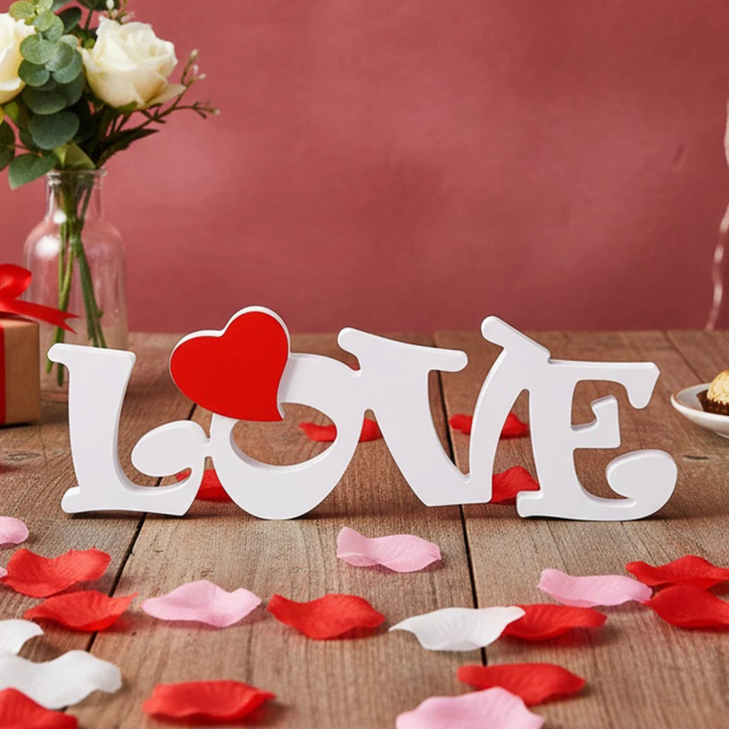 1 unidad, día de San Valentín, un artículo decorativo con una letra de snowboard "LOVE" y una decoración de corazón rojo.