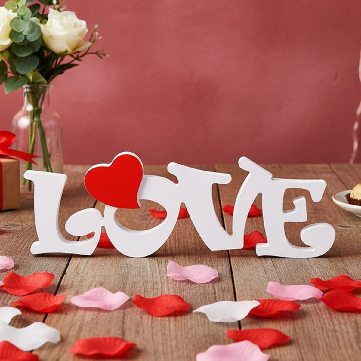 1 unidad, día de San Valentín, un artículo decorativo con una letra de snowboard "LOVE" y una decoración de corazón rojo.