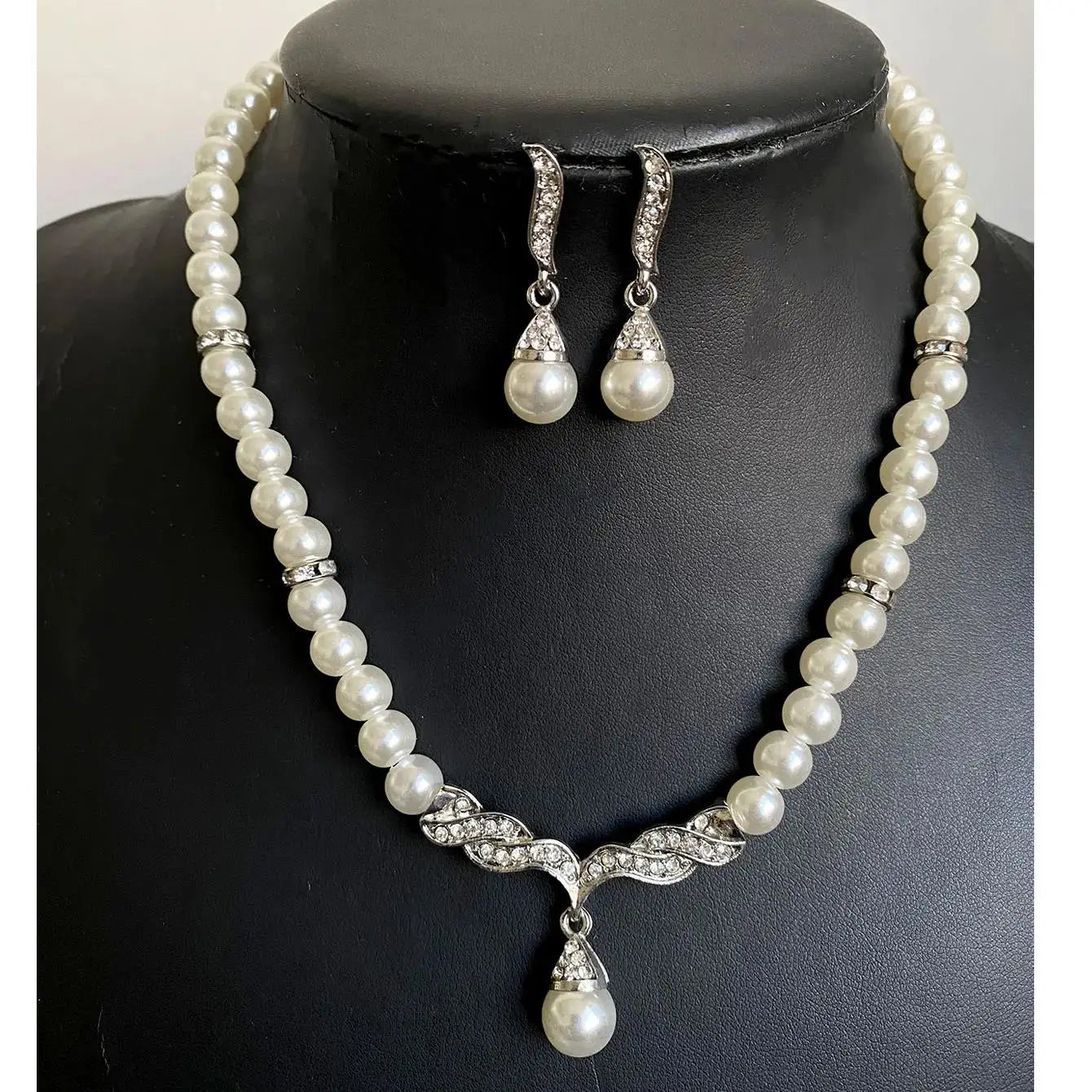 💎 Conjunto de Joyería Nupcial con Perlas para Mujer Collar, Pulsera y Aretes en Color Plateado | Elegancia para Bodas y Eventos