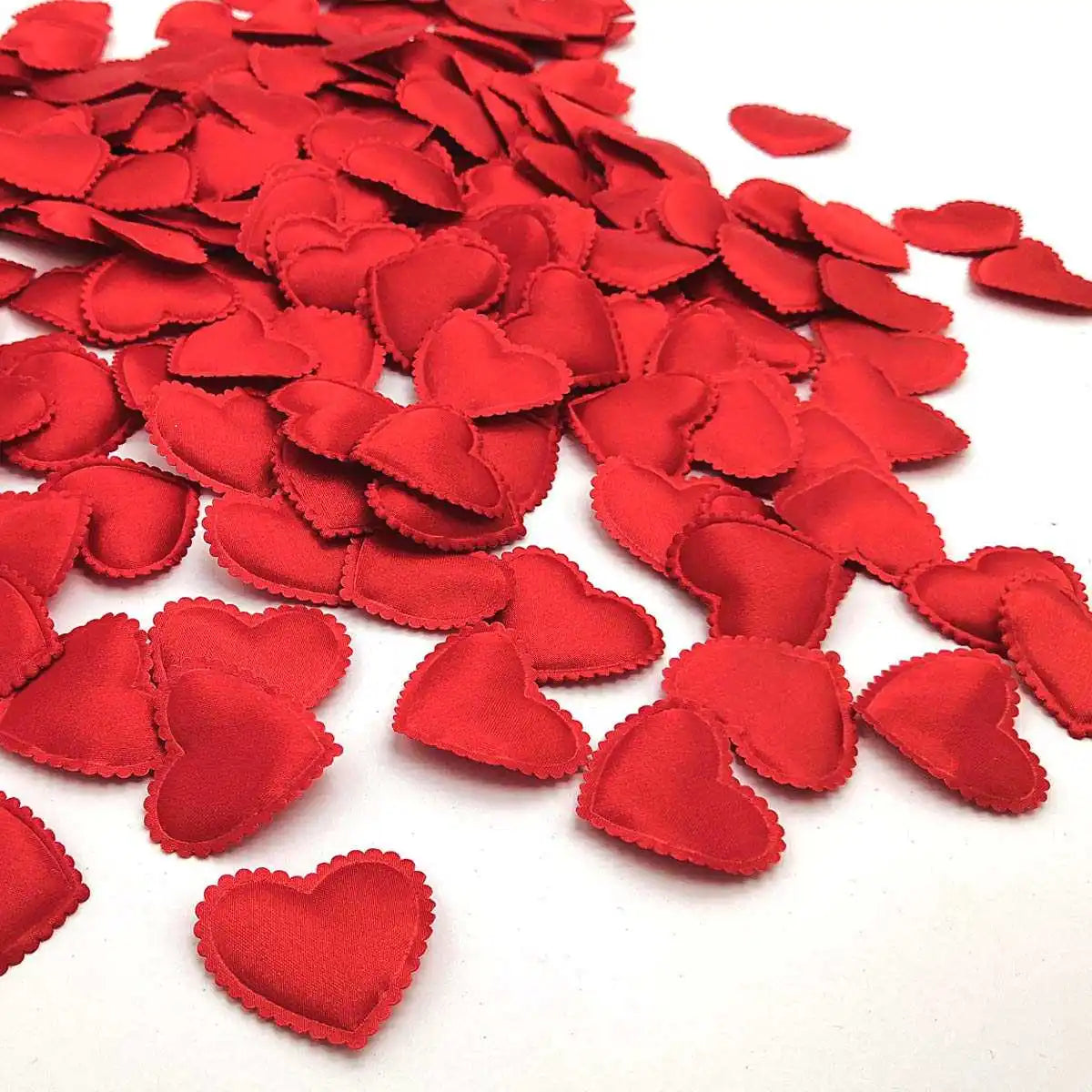 200 Uds. De tela acolchada romántica para el Día de San Valentín, pétalos de lanzamiento, corazones de amor para mesa y alfombra, decoración para fiesta de boda