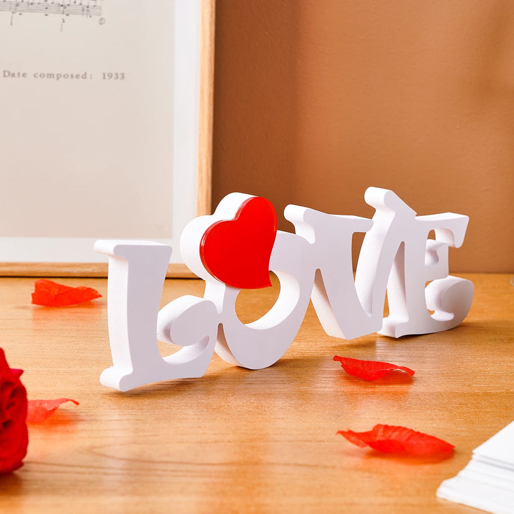 1 unidad, día de San Valentín, un artículo decorativo con una letra de snowboard "LOVE" y una decoración de corazón rojo.