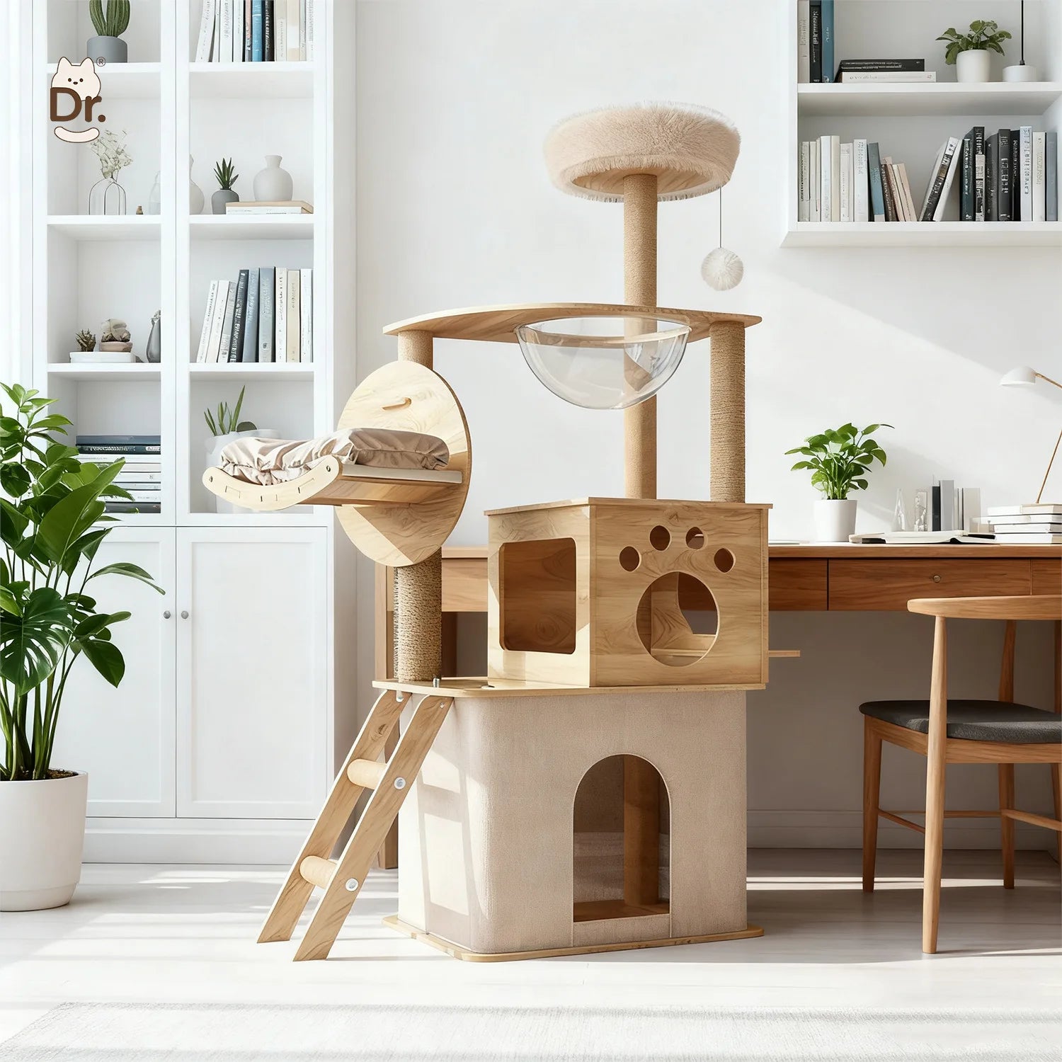 Árbol rascador para gatos, estructura grande de madera integrada con casa y columna rascadora, no ocupa mucho espacio.